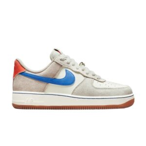 Sneakers Wmns Nike Air Force 1 '07 SE First Use Sail Royal DA8302 100