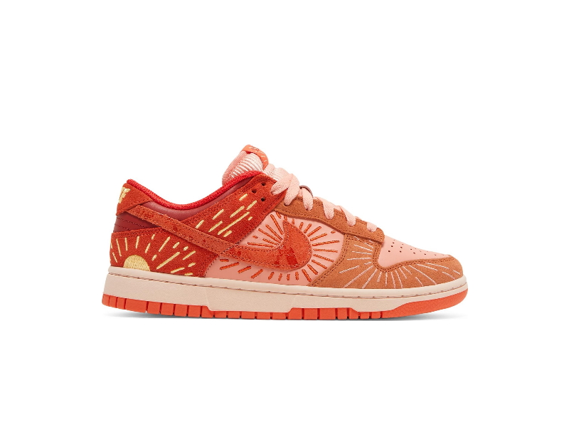 Sneakers Wmns Nike Dunk Low Winter Solstice Team Orange/Orange/Crimson Bliss DO6723 800