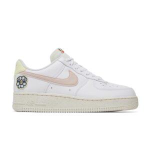 Sneakers Wmns Nike Air Force 1 '07 SE Flower Power DJ6377 100