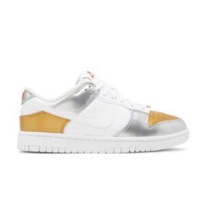 Sneakers Wmns Nike Dunk Low SE Silver Gold Metallic White/Metallic Gold/Metallic Silver DH4403 700