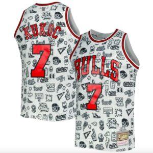 Basketball Jersey 1997-98 Chicago Bulls #7 Toni Kukoc Mitchell & Ness Doodle White Jersey 581433