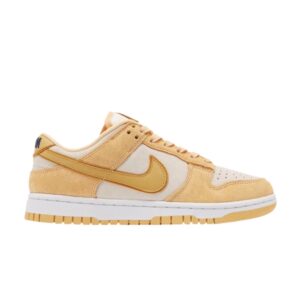 Sneakers Wmns Nike Dunk Low LX Gold Suede Celestial Gold/Wheat Gold/Sail/Gold Suede/Midnight Navy/White DV7411 200