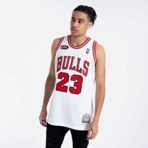 Basketball Jersey 1997-1998 Chicago Bulls Michael Jordan #23 Authentic Finals Hardwood Classic White Jersey 692612