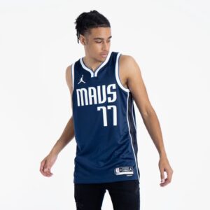 Basketball Jersey 2023-24 Dallas Mavericks Luka Dončić #77 Swingman Statement Edition Navy Jersey Black 695898