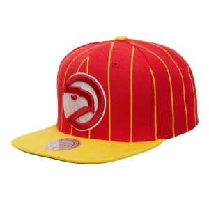 Mitchell & Ness Team Pin Snapback HWC Atlanta Hawks Hat Yellow/Red 729044