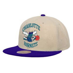 Mitchell & Ness Sail 2 Tone Snapback HWC Charlotte Hornets Hat Beige 738400