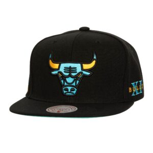 Mitchell & Ness Core XI Snapback Chicago Bulls Hat Black 746336