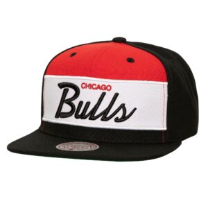 Mitchell & Ness Retro Sport Snapback Chicago Bulls Hat Red/Black 746866