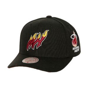 Mitchell & Ness Icon Grail Pro Snapback HWC Miami Heat Hat Pink 751949