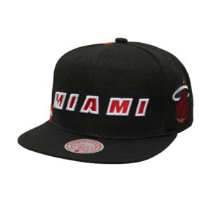 Mitchell & Ness Short Hook Snapback HWC Miami Heat Hat Black 752948