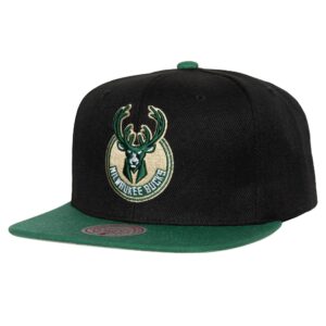 Mitchell & Ness Side Core 2.0 Snapback Milwaukee Bucks Hat White 755470