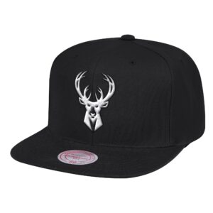 Mitchell & Ness XL BWG Snapback Milwaukee Bucks Hat White 755474