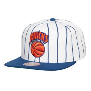 Mitchell & Ness Retro Pinstripe Snapback HWC New York Knicks Baseball Cap White 765804