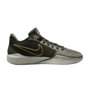 Nike Wmns Sabrina 1 'Dedication' Sneakers Cargo khaki/Metallic gold/Olive aura HF5518 302