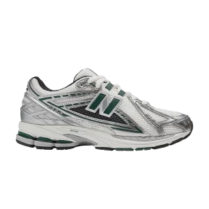 New Balance 1906R 'Silver Metallic Nightwatch Green' Sneakers Metallic Silver/Nightwatch Green/Sea Salt M1906REU